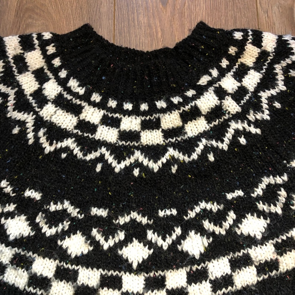 Vintage Black and White Patterned Knit Sweater - Picture 14 of 17